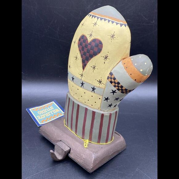 Williraye Studios Folk Art ~ Cast Iron WINTER MITTEN Stocking Holder WW2372 - Picture 2 of 9